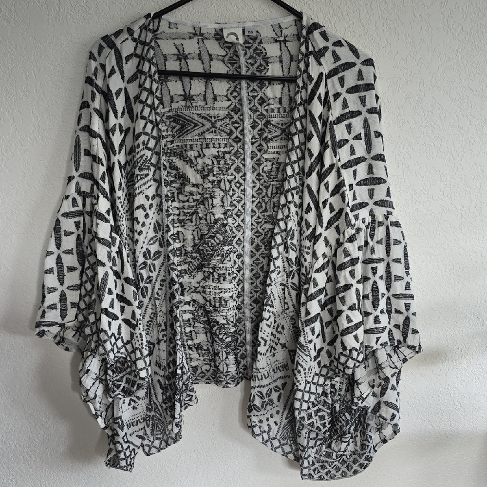 Anthropologie Black and White Aztec Open Kimono